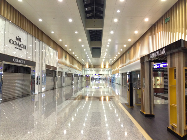 深夜のターミナル2画像
